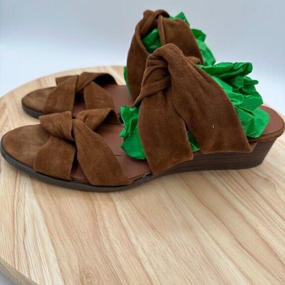 Lucky Brand Sandals Womens Size US 9 EU 39 Brown Suede Wedge Heels Sandals - Picture 2 of 6